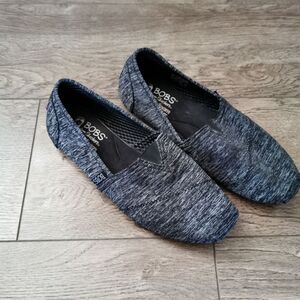 Skechers Bob's women's size 9